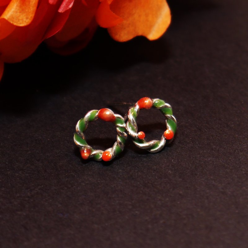 {Christmas / exchange small gifts} wreath silver earrings - ต่างหู - โลหะ หลากหลายสี