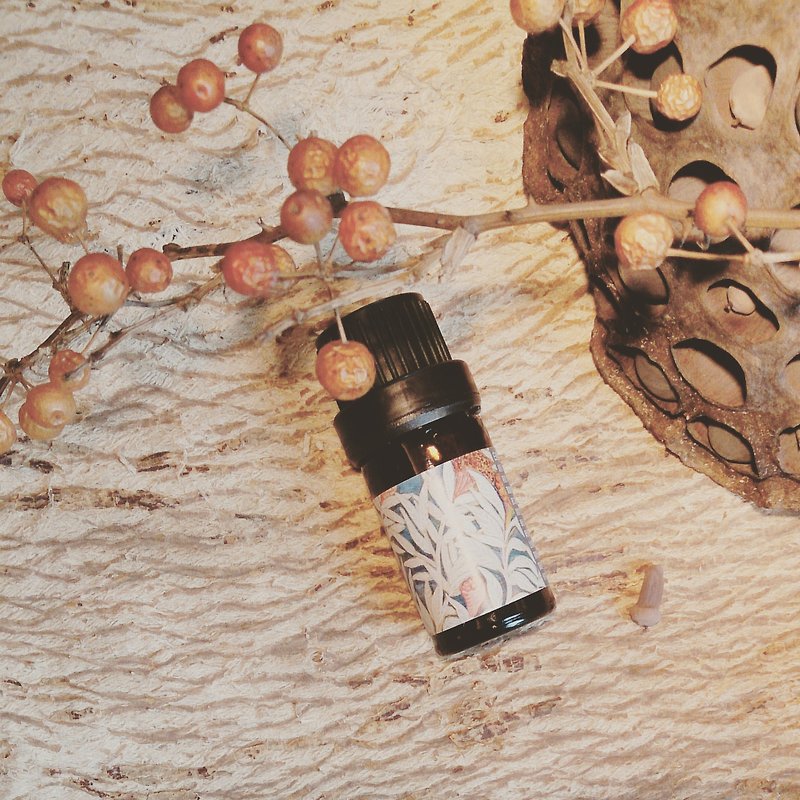 Wild real lavender essential oil - Fragrances - Essential Oils Gold