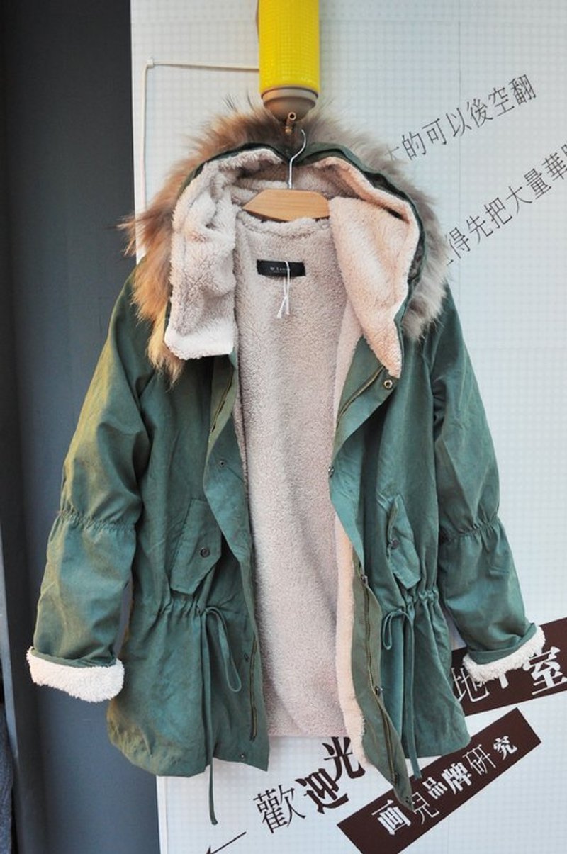 謝謝冬天．毛茸茸我見猶憐抽繩外套 - Women's Casual & Functional Jackets - Other Materials Green