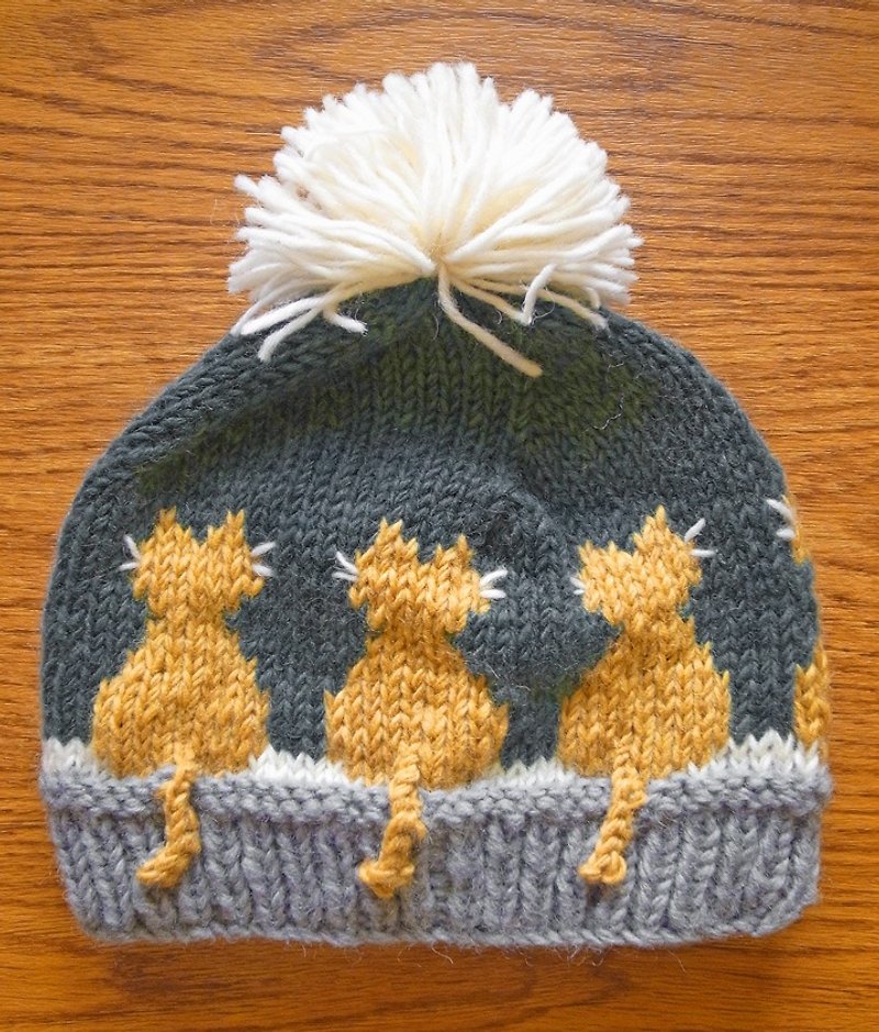Handmade Hand Knit Wool Beanie Hat with Pompom Cat - หมวก - ขนแกะ สีเทา