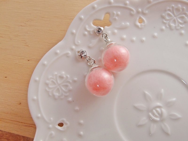 夢想水晶球 。  粉紅色 x 夾式耳環 針式耳環 - 耳環/耳夾 - 玻璃 粉紅色