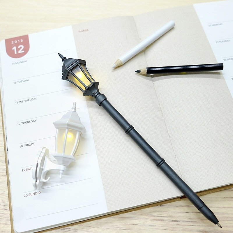 最佳拍檔組 溫暖壁燈鉤(珍珠白)+經典街燈筆(時尚黑) - 其他書寫用具 - 塑膠 