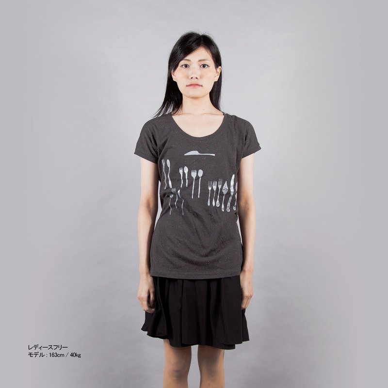 Cutlery Illustration T-shirt Women's Free Size Tcollector - เสื้อยืดผู้หญิง - ผ้าฝ้าย/ผ้าลินิน สีเทา