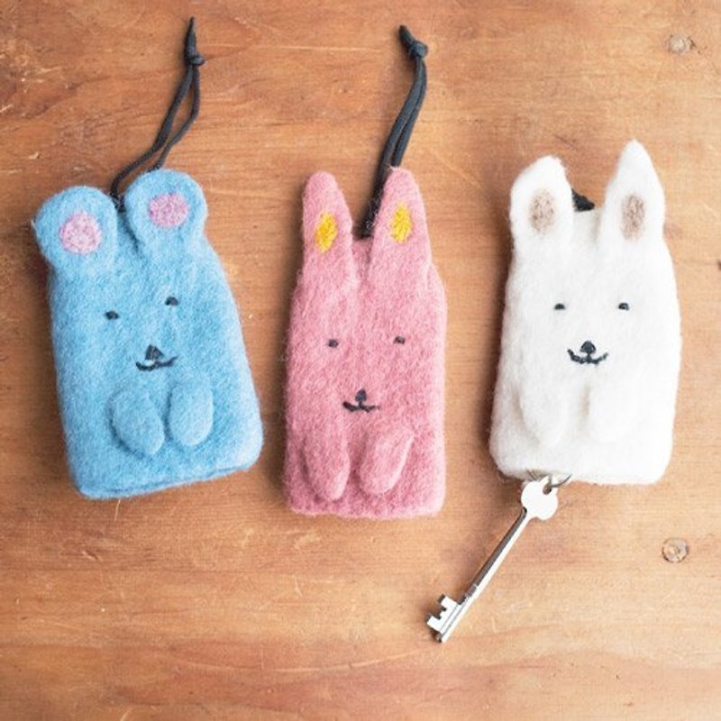 地球樹Fair trade&Eco-「羊毛氈系列」-兔子小熊鑰匙包(只剩藍色) - Other - Wool Pink
