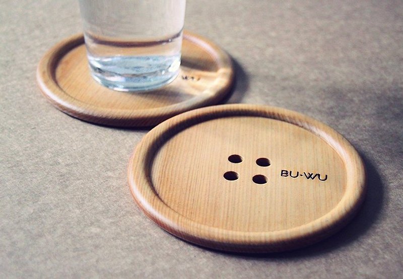 BU‧WU  | 大鈕扣杯墊一組二入geometric coaster  | 台灣檜木 | ss2013 - 杯墊 - 木頭 金色