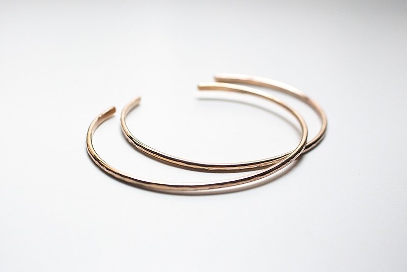 Copper Hammered Bracelet / Christmas gift - สร้อยข้อมือ - โรสโกลด์ สึชมพู