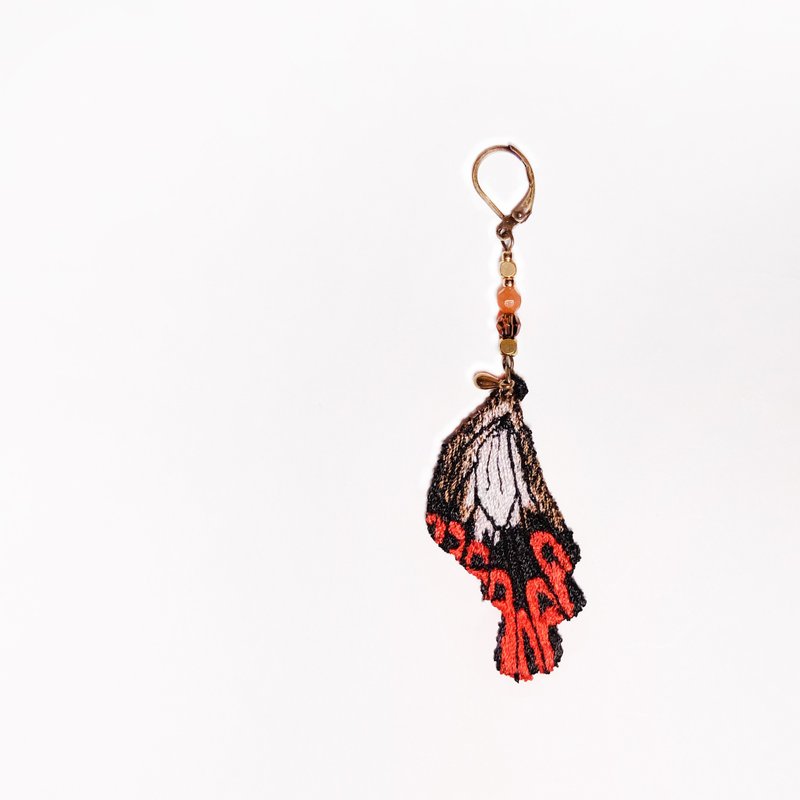 ［織林］刺繡。天然石蝶羽耳環 / 寬尾鳳蝶 Agehana maraho - 耳環/耳夾/耳骨夾 - 繡線 紅色