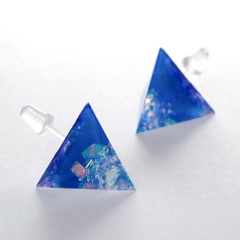 Triangle Earrings (Super Blue) - ต่างหู - วัสดุอื่นๆ สีน้ำเงิน