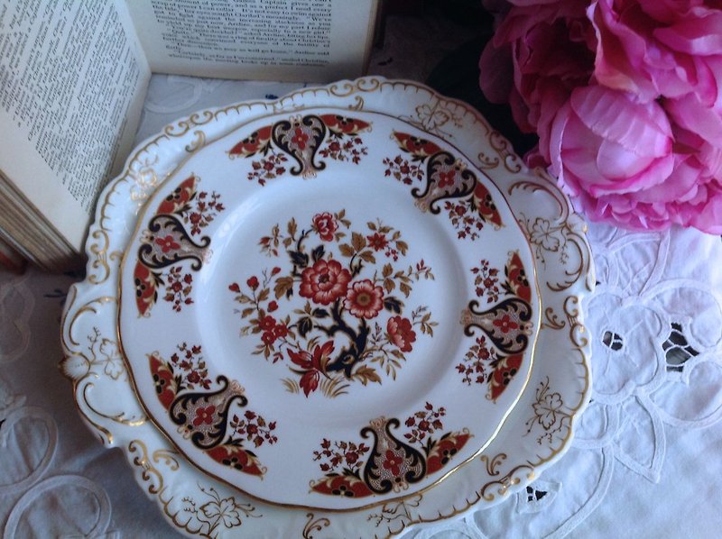 Anne crazy bone china England Antiquities ♥ 1950 Royal albert's Colclough cake inventory center plate dinner plate - New Year's gift - จานเล็ก - วัสดุอื่นๆ สีแดง