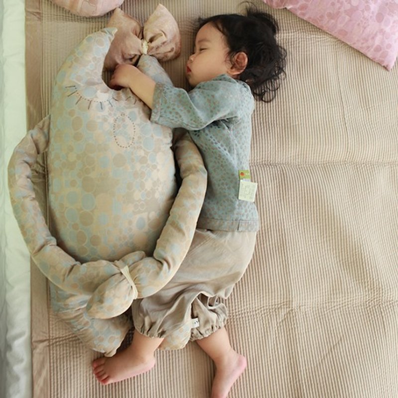 [KAKIBABY] patent natural persimmon dyeing - Hand in Hand meow hold pillow (blue) - Pillows & Cushions - Cotton & Hemp Blue