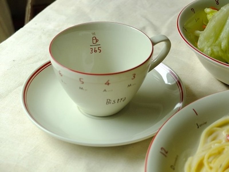 日本IZAWA BISTRO 巴黎小餐館 杯與托盤組/cup&saucer 紅線條 - 茶具/茶杯 - 瓷 白色