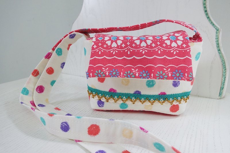 AL handmade colorful little camera bag (for the average small consumer camera) - กระเป๋ากล้อง - วัสดุอื่นๆ หลากหลายสี