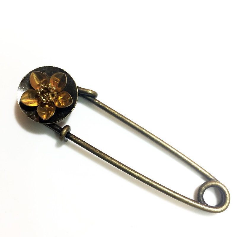 Steampunk Steam Punk Style Cloak Pin Pin flower - Brooches - Other Metals Gold