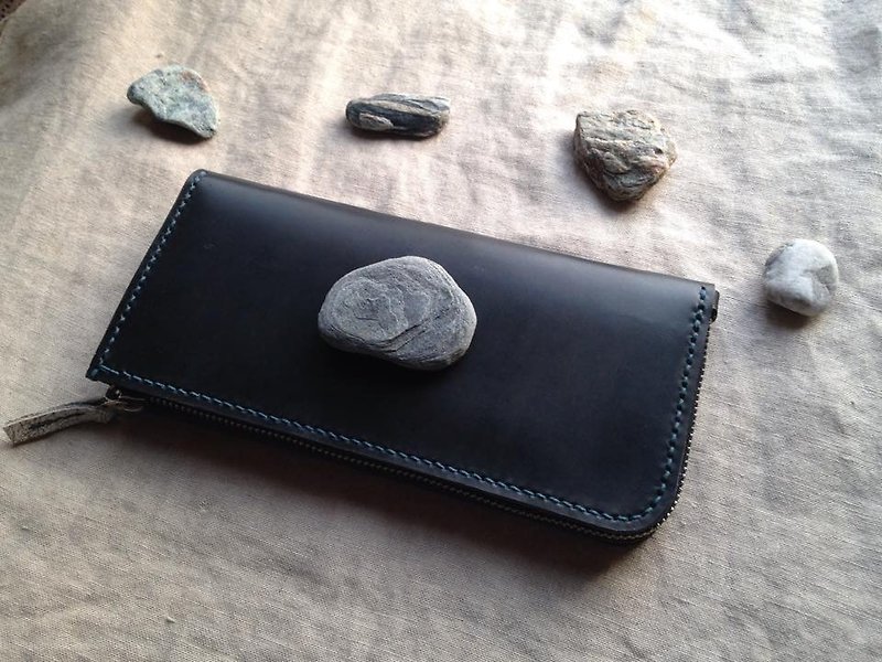 Black shell long zipper hand-stitched leather folder _ - กระเป๋าสตางค์ - หนังแท้ สีดำ