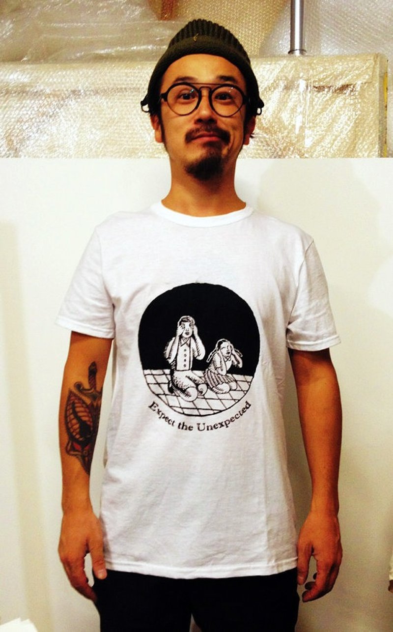 鬼遮眼T-shirt - 帽T/大學T - 棉．麻 白色
