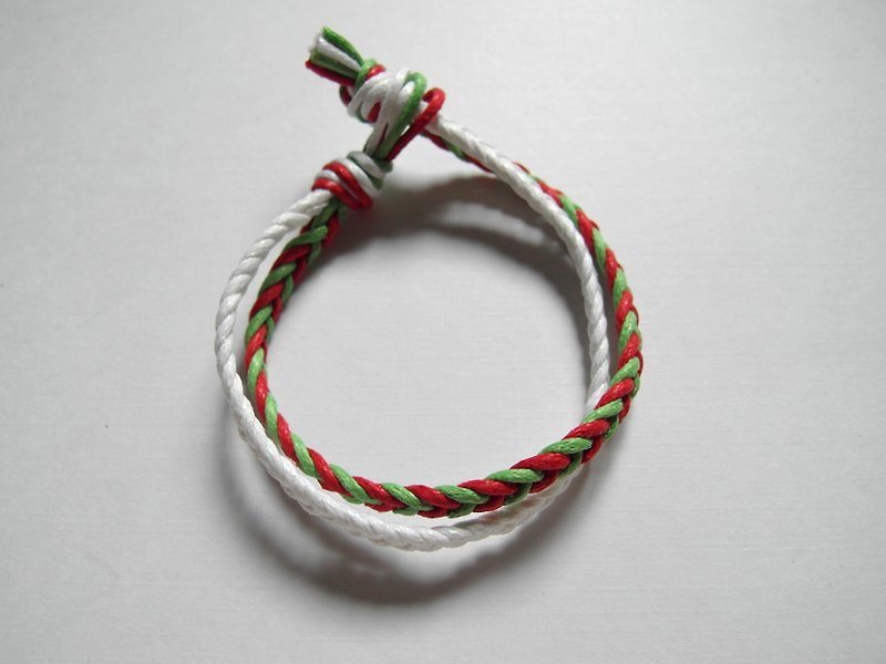 Christmas knot (2) / hand-knitted bracelet - Bracelets - Other Materials Green