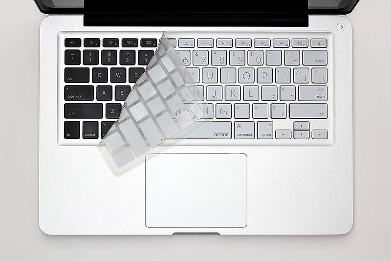 BEFINE MacBook Pro 13/15/17專用鍵盤保護膜(KUSO英文Lion版) 白底黑字(8809305221262) 此版無注音 - 平板/電腦保護殼/保護貼 - 其他材質 白色