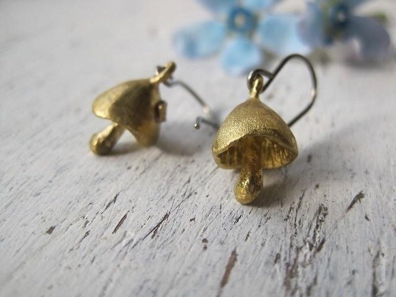 Earrings / Mushroom 2 Brass Accessories - ต่างหู - โลหะ สีทอง