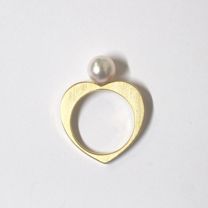 Akoya pearl heart ring (gold color) - แหวนทั่วไป - เครื่องเพชรพลอย สีทอง