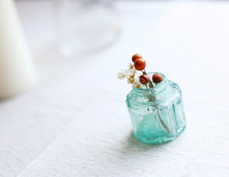 Good day [fetish] Vintage Early American light green ink bottle - Items for Display - Glass Green