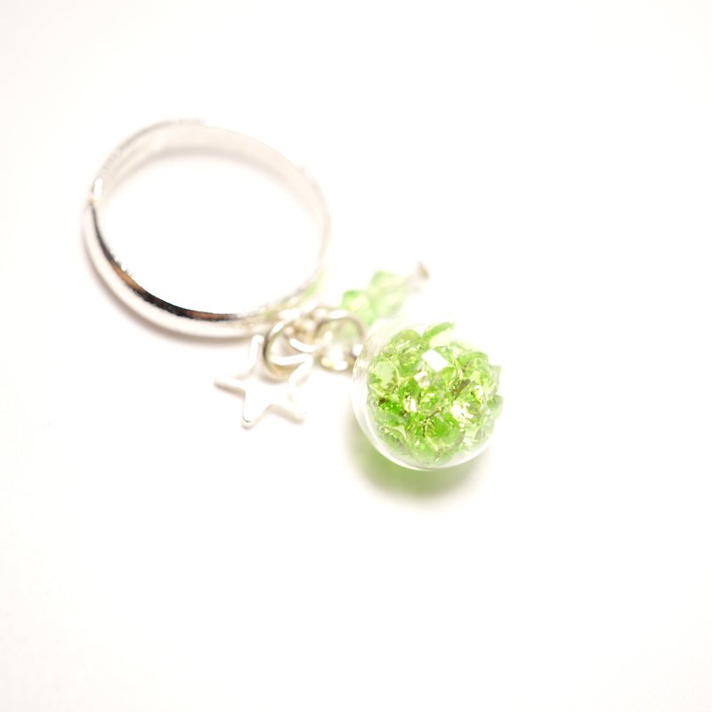 A Handmade 翠綠色水晶吊飾玻璃球指環 - 戒指 - 玻璃 