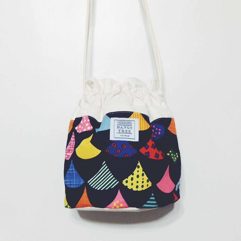 :: :: Bangs tree color raindrop summer travel bucket bag _ - Messenger Bags & Sling Bags - Other Materials Black