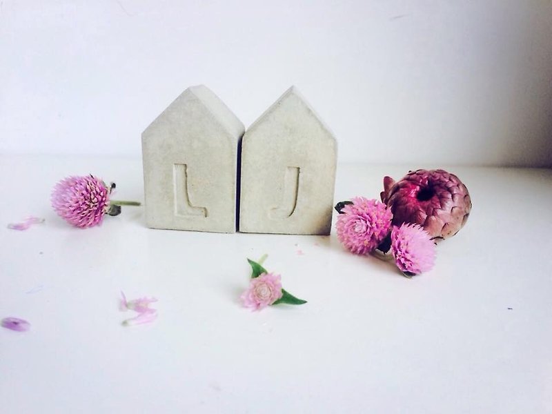 JokerMan / 0 - into the house home & lover & home & office & indoor miniature forest & desk healing relieve pressure on small objects · Customized intimate creative small gifts - cement alphabet house · Wedding of small objects · decora - ของวางตกแต่ง - ปูน สีเทา
