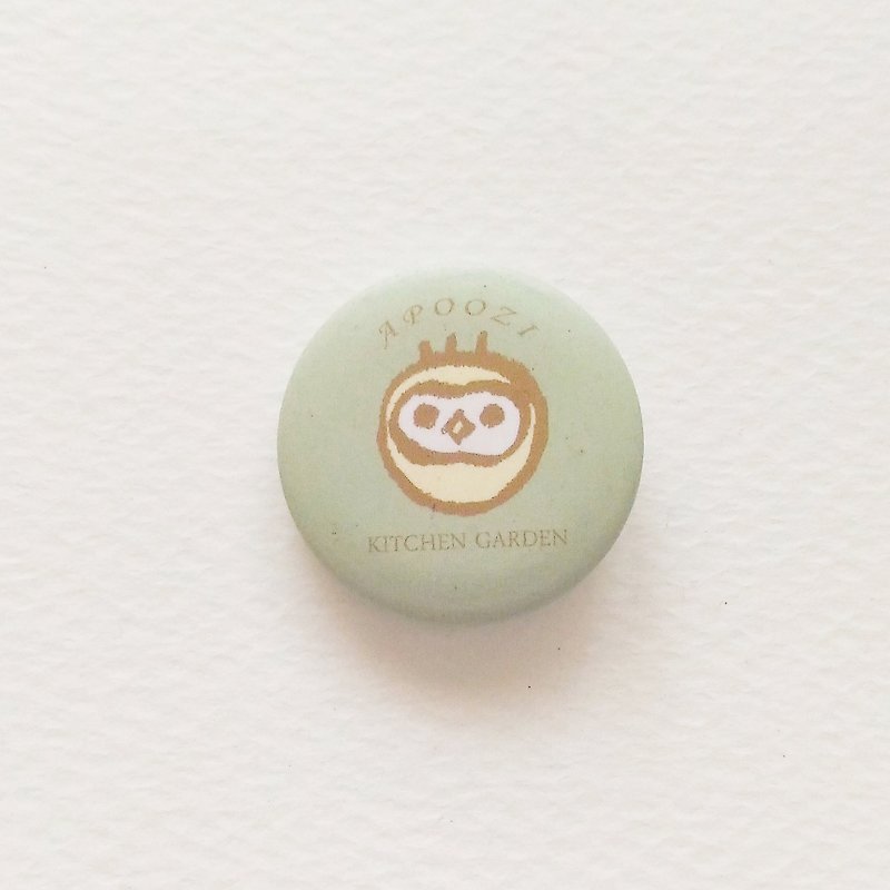 Apple owl badge - Badges & Pins - Plastic Green