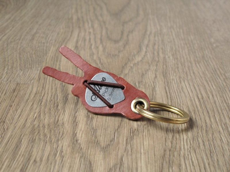 Forward WIN x + guitar Pick leather holster. Bronze key ring key chain (Brown) to victory - Keychains - Genuine Leather Brown