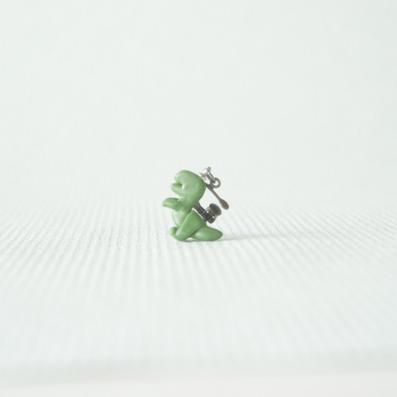 Murmur dot earrings | inexplicable Q Series _ Dinosaur - ต่างหู - วัสดุอื่นๆ สีเขียว