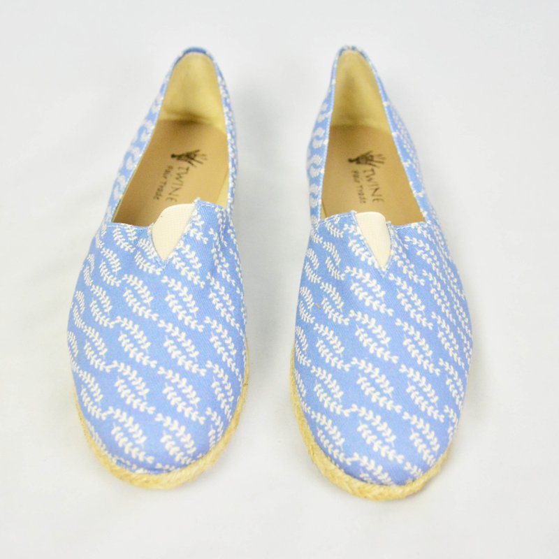 Organic cotton handmade blue canvas shoes _ a bunch of heart _ fair trade - รองเท้าลำลองผู้หญิง - ผ้าฝ้าย/ผ้าลินิน สีน้ำเงิน