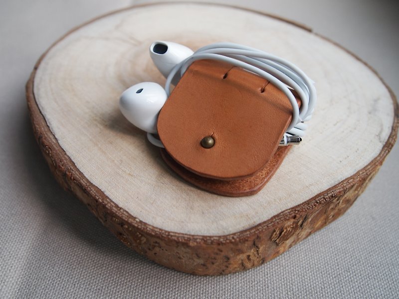 Leather handmade*earphone hub/leather storage case Earphone Collector