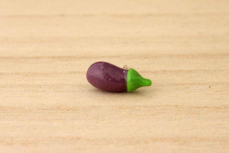 Bear hug dog / purple eggplant 925 sterling silver earrings - ต่างหู - ดินเหนียว สีน้ำเงิน