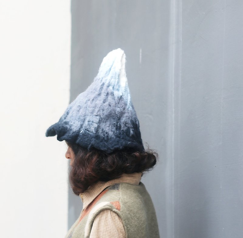 『山的型態』水墨畫之山（黑白灰） 中國風水墨畫潑墨山水手工羊毛氈女巫帽 尖尖帽 - 帽子 - 羊毛 黑色