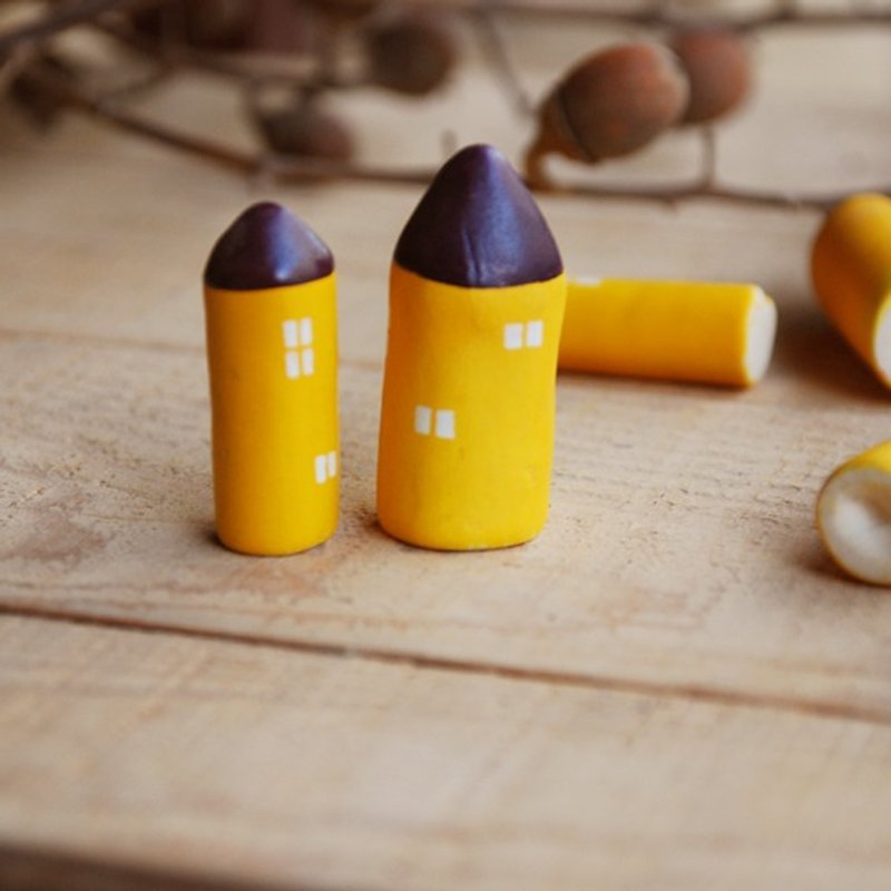 Blankly yellow pencil house (ceramic 2) Christmas + Birthday Gifts - เซรามิก - วัสดุอื่นๆ สีเหลือง