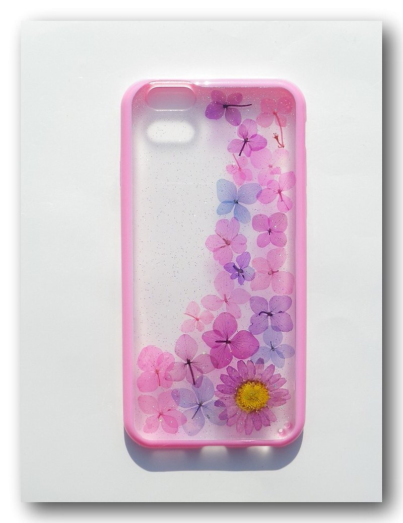 Handmade iPhone 6 case, Resin with Real Flowers, Pink color - เคส/ซองมือถือ - พลาสติก สึชมพู