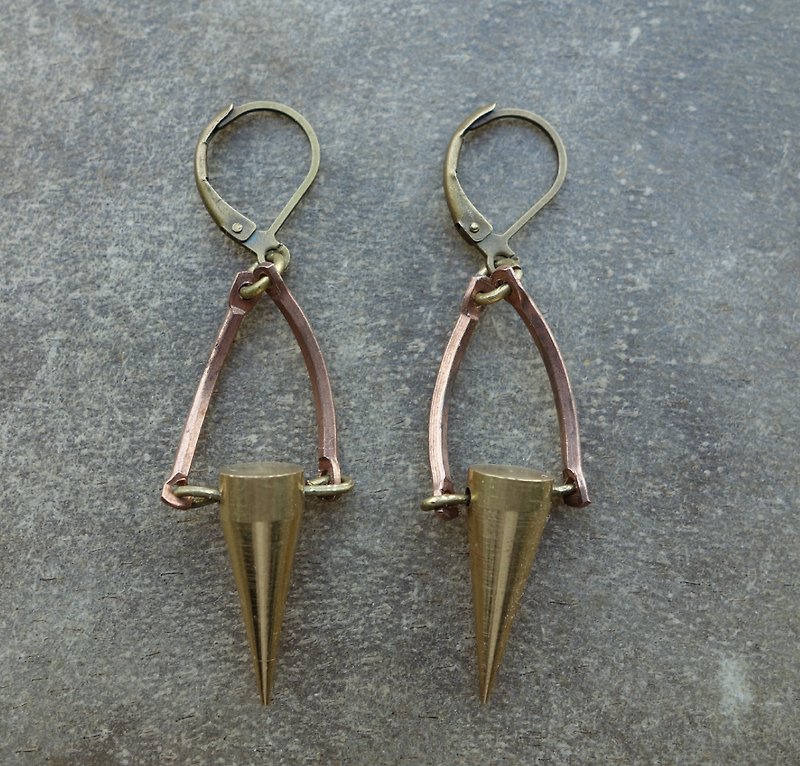 極簡鉚釘黃銅耳環 - 耳環/耳夾 - 其他金屬 