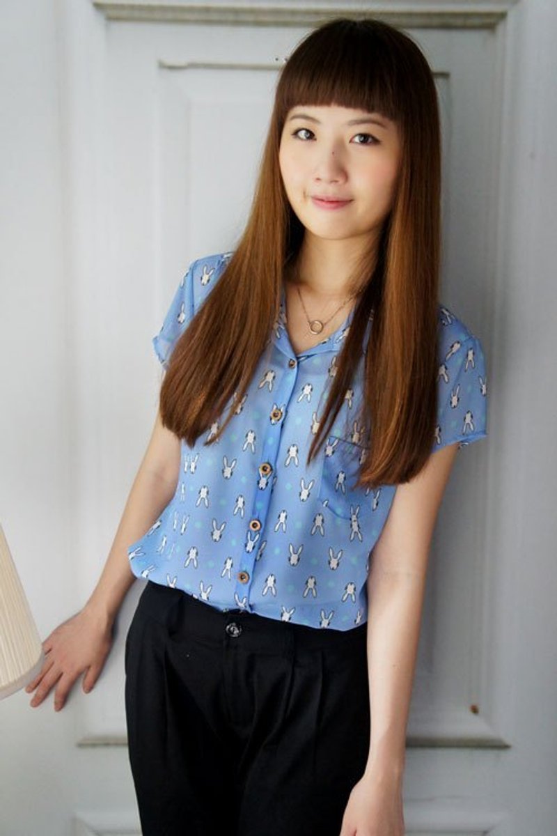 GT print collection bunny shirt (blue) S / M - เสื้อเชิ้ตผู้หญิง - วัสดุอื่นๆ สีน้ำเงิน