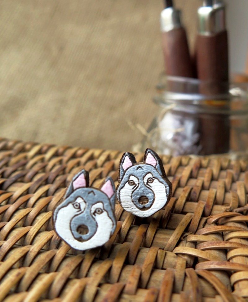 Wooden earring siberian husky - Earrings & Clip-ons - Wood Gray