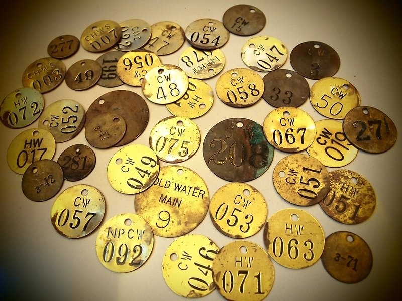 American bronze medal Vintage tag digital tag - พวงกุญแจ - วัสดุอื่นๆ สีทอง