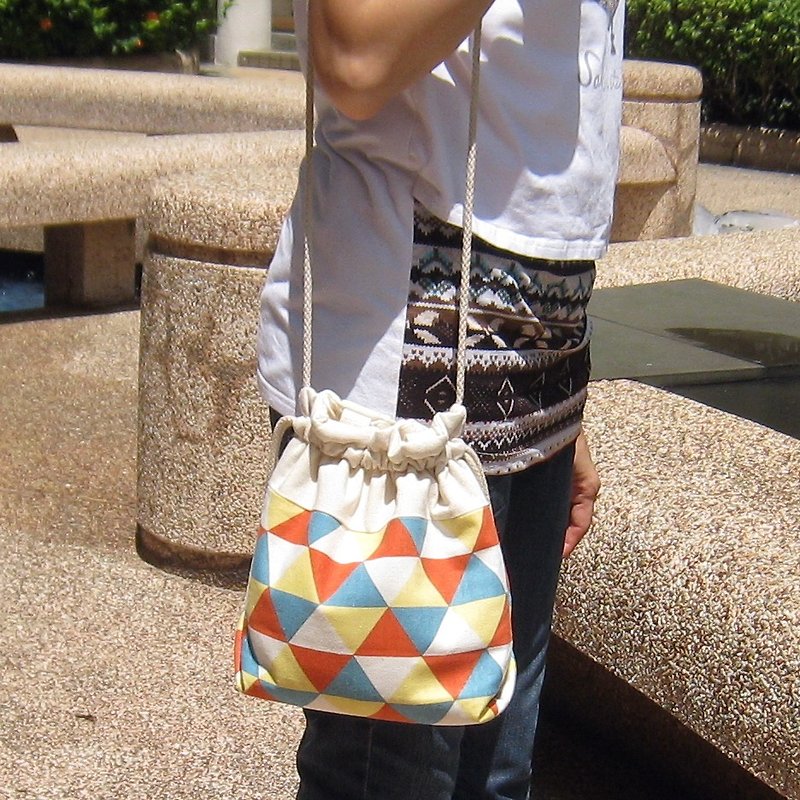Silverbreeze ~ 3 in 1 hand bag / shoulder bag / cross body bag ~ Triangular pattern - Messenger Bags & Sling Bags - Other Materials Multicolor