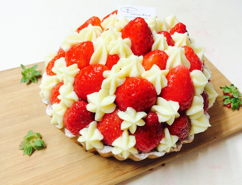 [Felicitas Pâtissérie] XL strawberry tower Strawberry custard (seasonal) - Savory & Sweet Pies - Fresh Ingredients Red
