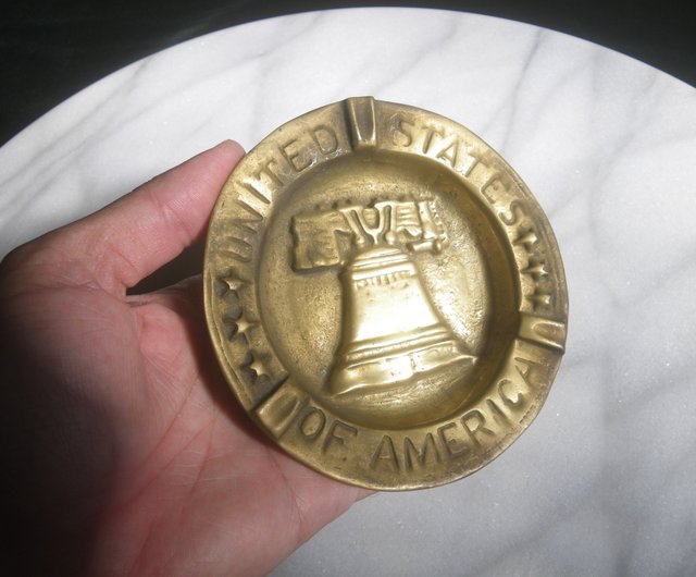 昔】初期のアメリカの重銅灰皿 - ショップ OLD-TIME 収納用品 昔】初期のアメリカの重銅灰皿 - ショップ OLD-TIME 収納用品