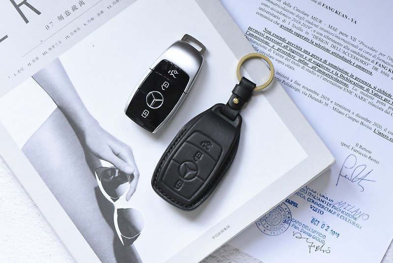 BENZ vegetable tanned leather hand-stitched key cover/GLC/GLA/C300 - Keychains - Genuine Leather 