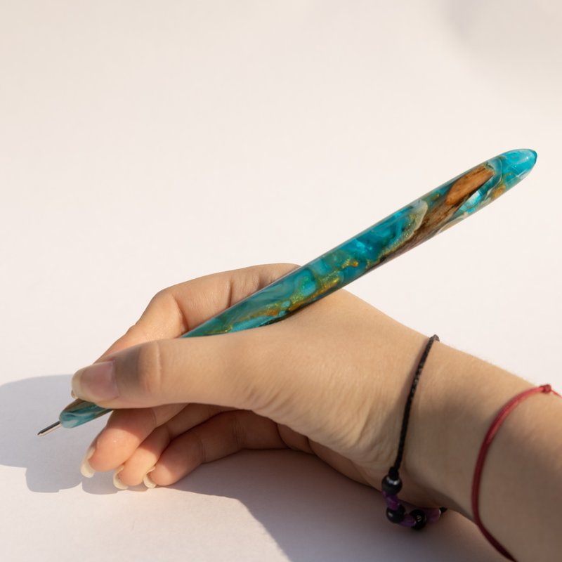 Handmade turquoise long wood and resin pen. Teacher appreciation gift. - ปากกา - ขนแกะ สีน้ำเงิน