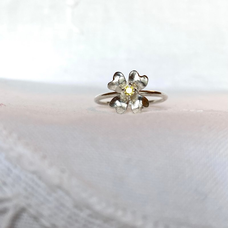 MIH Metalworking Jewelry | Blooming Blossom Sterling Silver Diamond Ring - แหวนทั่วไป - เงินแท้ สีเงิน