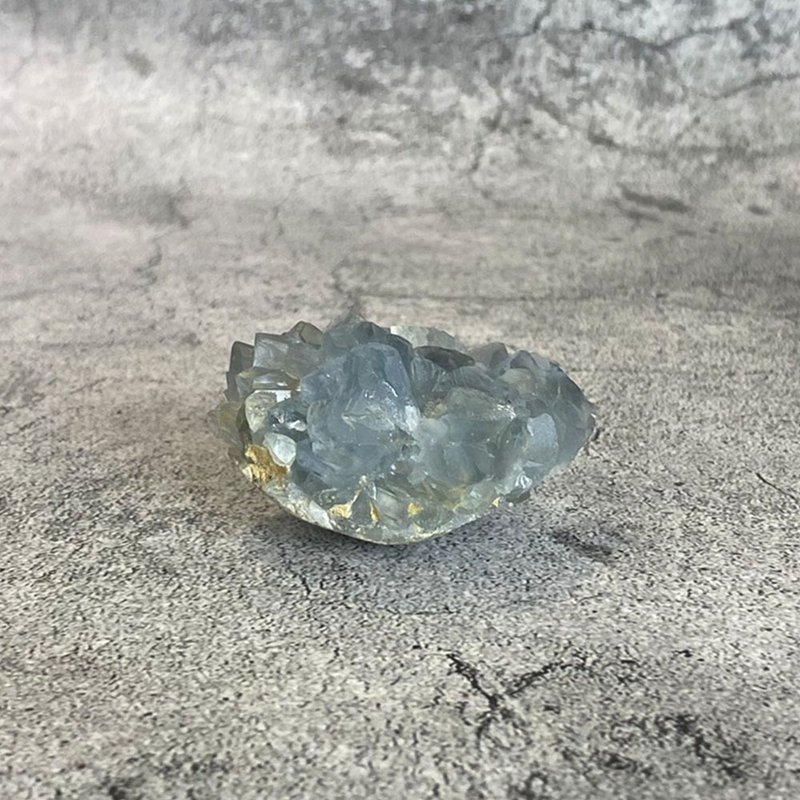 クリスタルクラスター-ラピスラズリオリジナルの鉱石の楕円形のオフィスヒーリングマイクロランドスケープのインストール1つのものと1つの写真 - 置物 - 宝石 ブルー