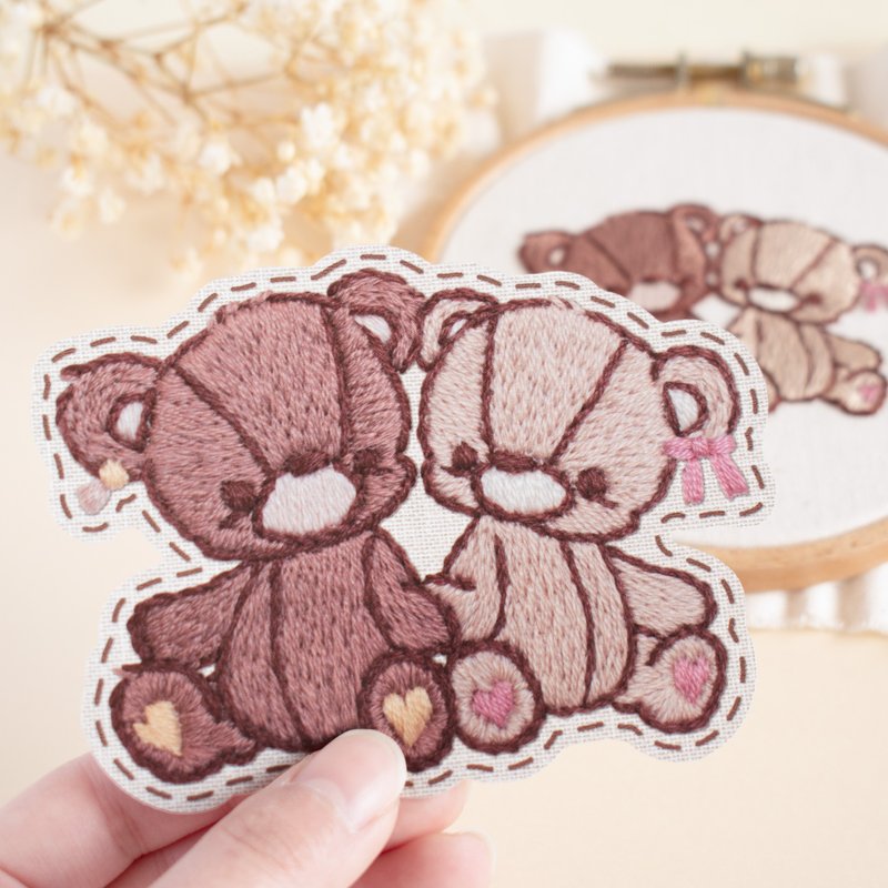 Die cut memo sheets - Two snuggling teddy bears / Embroidery illustration - Cards & Postcards - Paper Brown