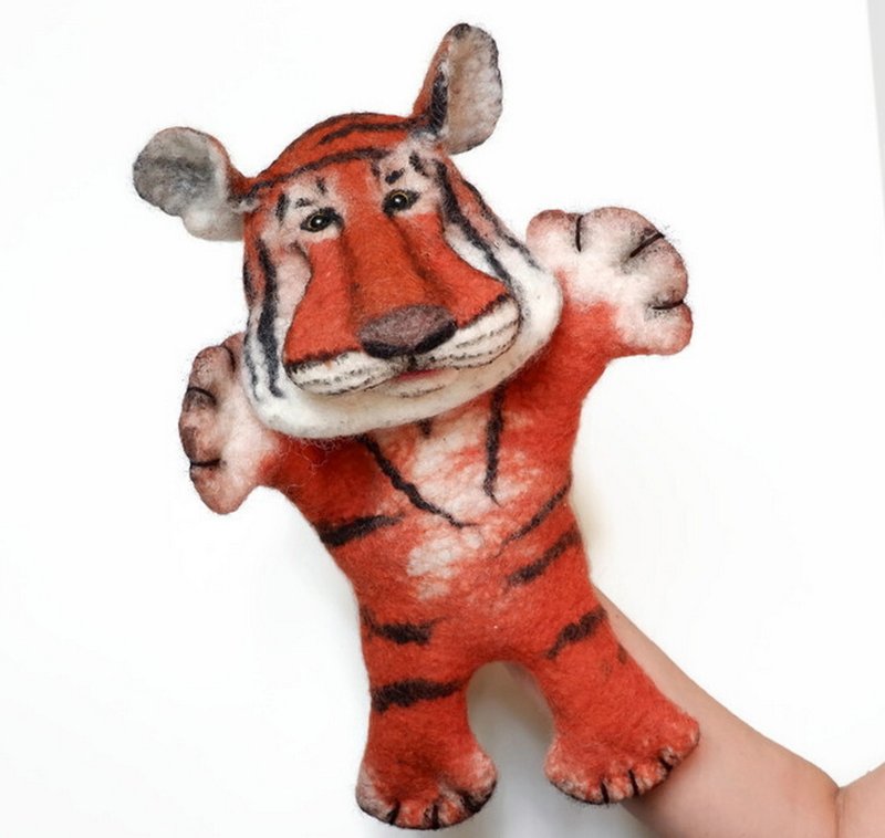 Tiger puppet, tiger puppet on hand for puppet theater, symbol of Chinese New Yea - Kids' Toys - Wool Orange