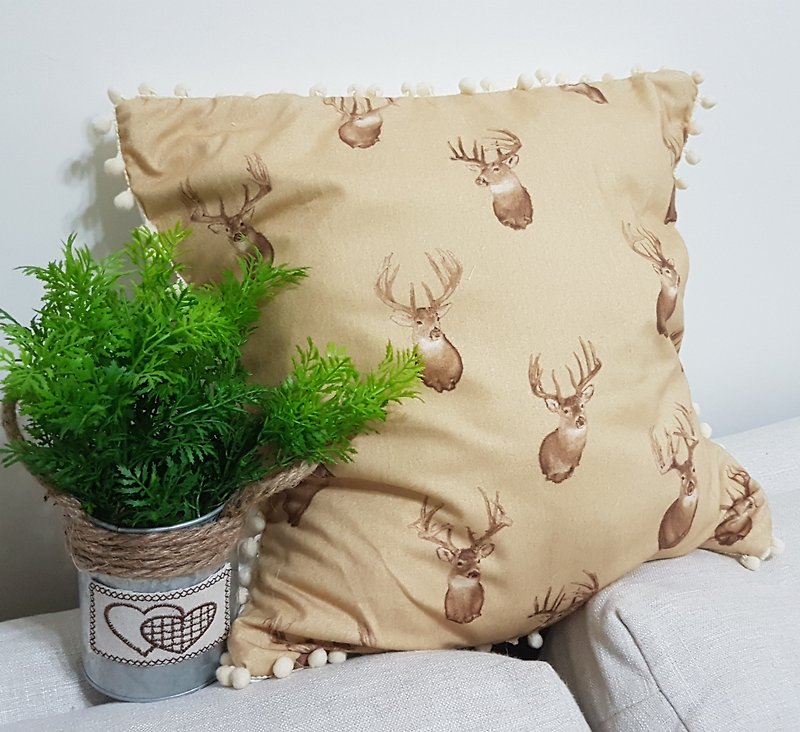 北歐風格咖啡鹿圖案,米白色小毛球抱枕靠枕靠墊枕套 - 枕頭/咕𠱸 - 棉．麻 咖啡色
